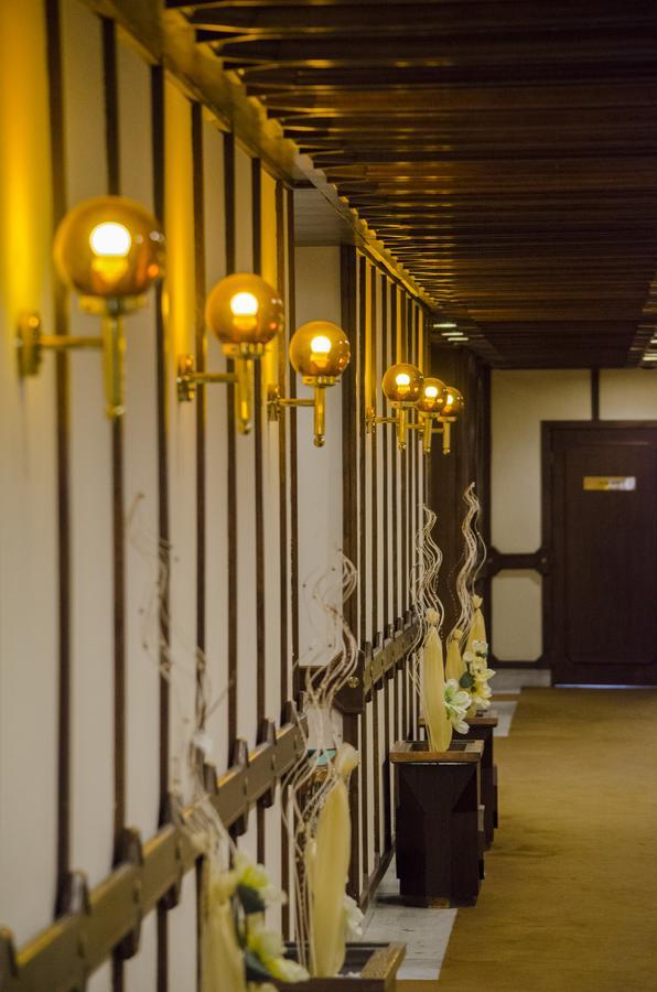 Hotel Konferencia Győr Buitenkant foto