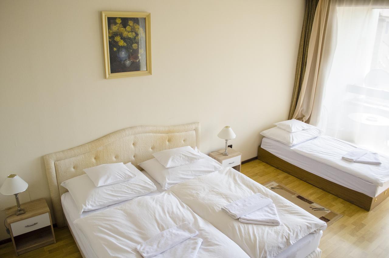 Hotel Konferencia Győr Buitenkant foto