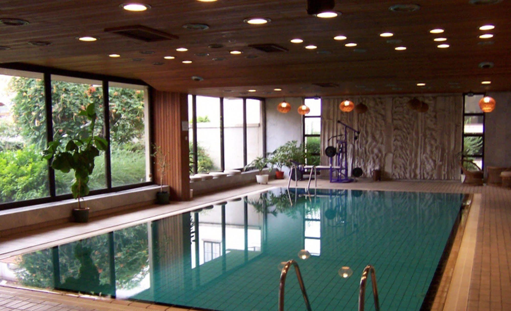 Hotel Konferencia Győr Buitenkant foto