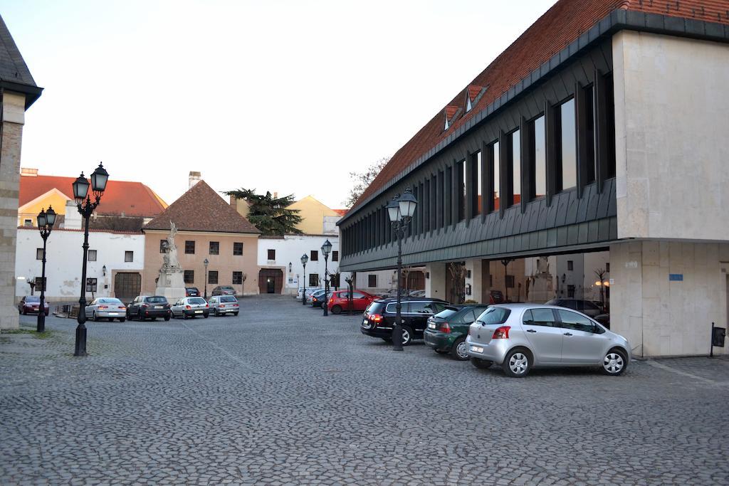 Hotel Konferencia Győr Buitenkant foto